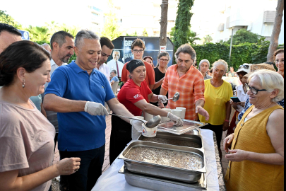 Antalya Muratpaşa'da aşure ikramı